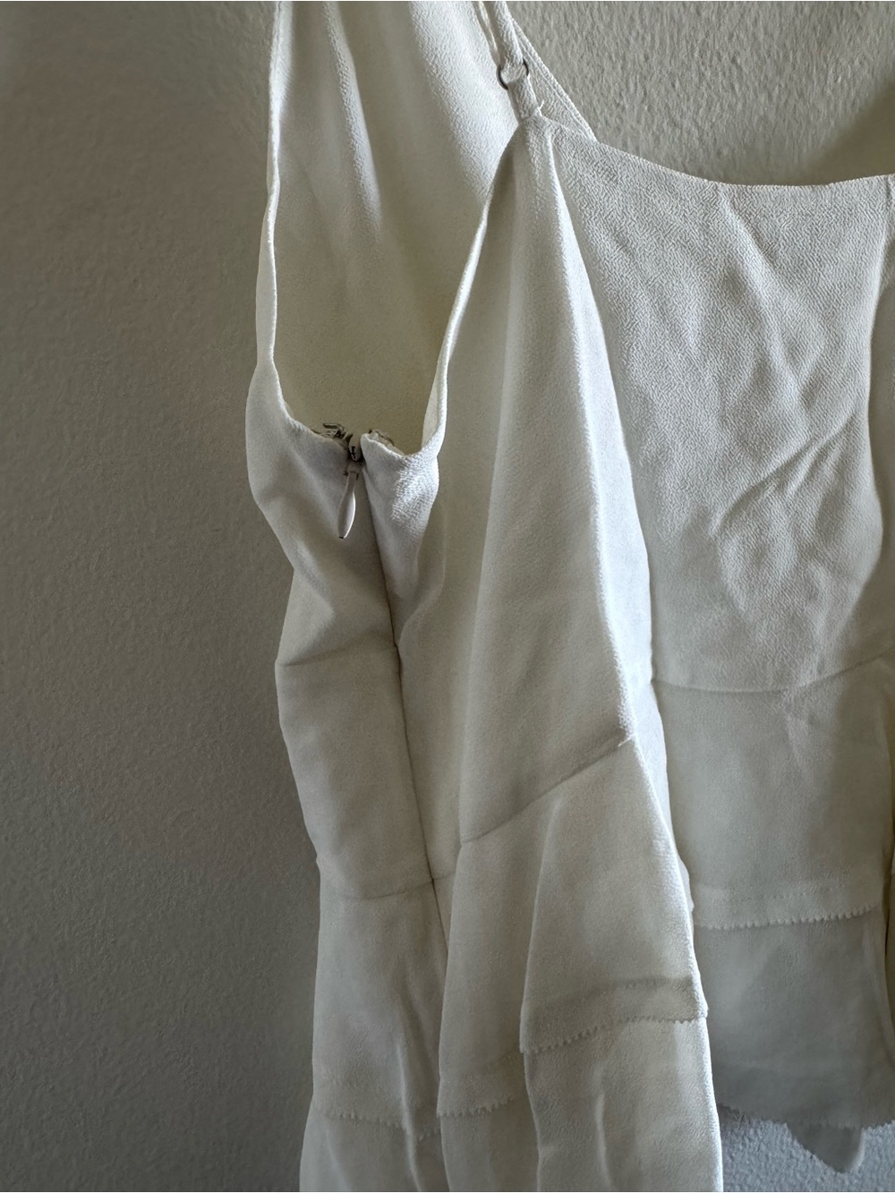Reformation White Sundra Peplum V Neck Strap Top size 10 - Picture 6 of 7